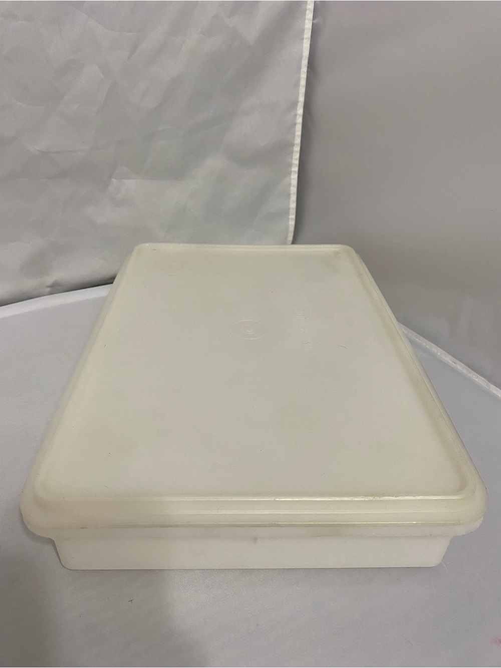 Tupperware White Rectangular Food Storage Container with Lid - Picture 2 of 12